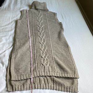 Wool and cashmere cable knit size Turtle neck vest in size Xs